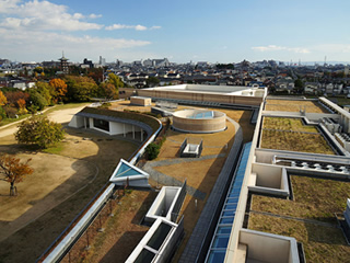兵庫県立考古博物館(Wikipediaより)
